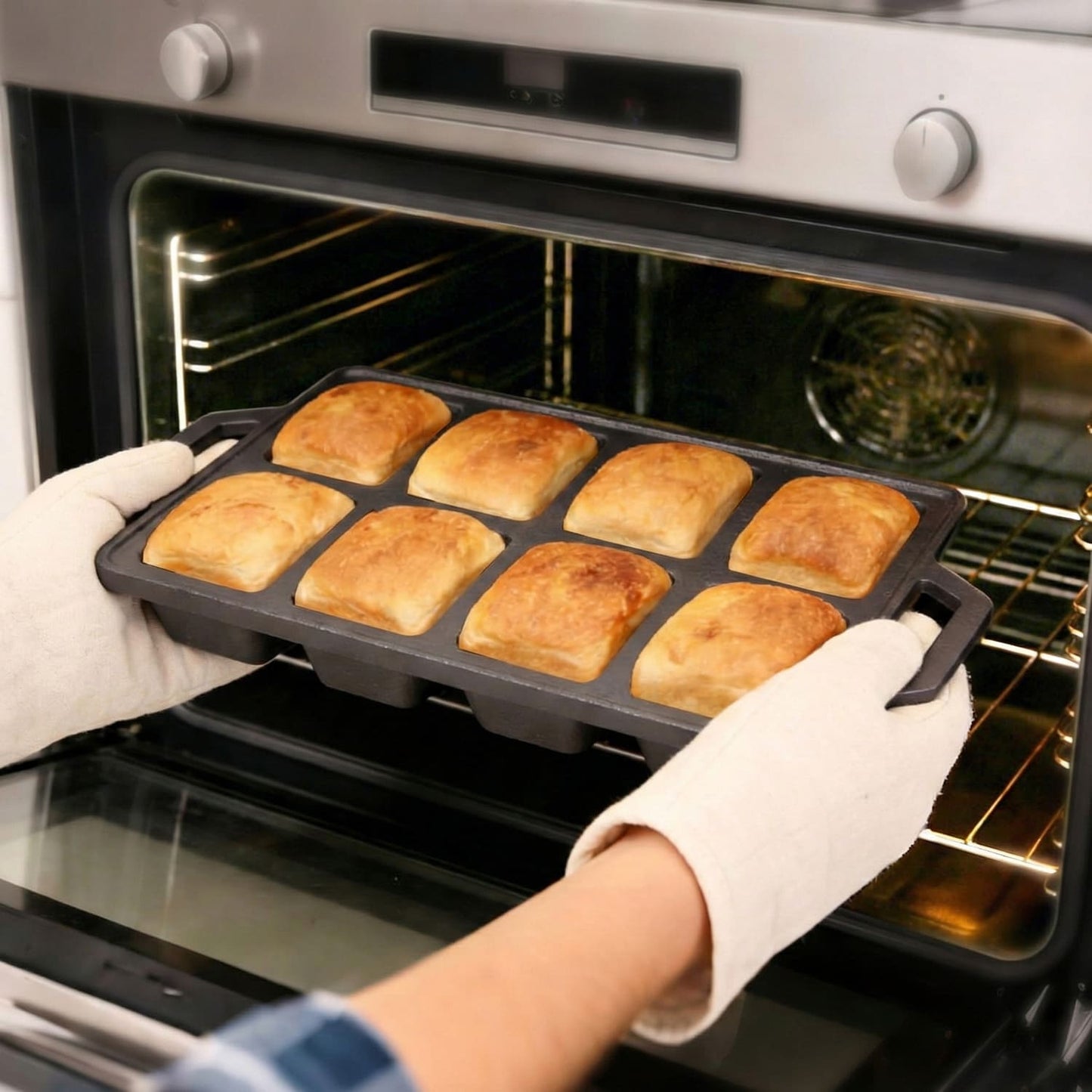 Cast Iron 8-Cavity Mini Loaf Set (Set of 2)